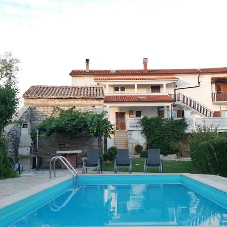 App Isabel Apartment Žminj Екстериор снимка