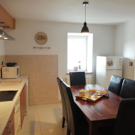 App Isabel Apartment Žminj Екстериор снимка