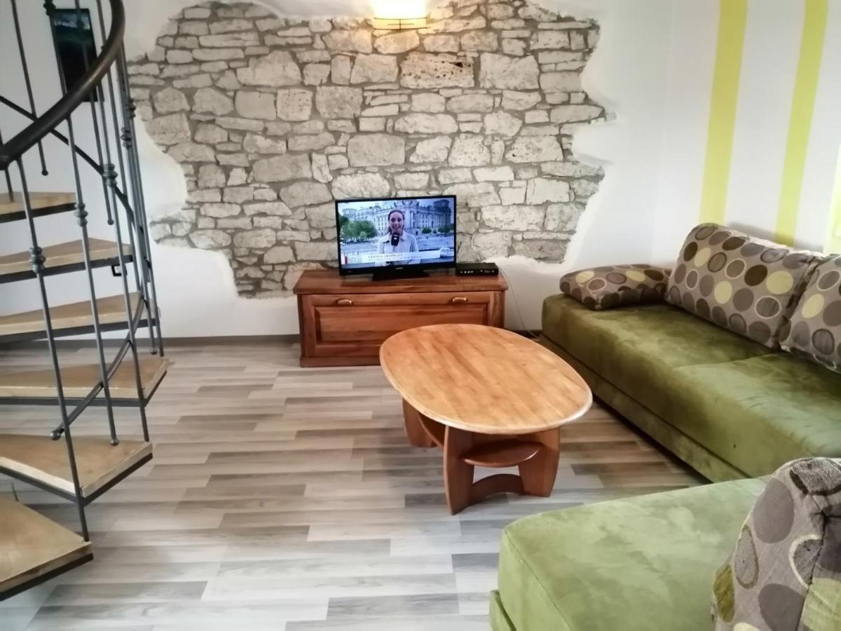 App Isabel Apartment Žminj Екстериор снимка