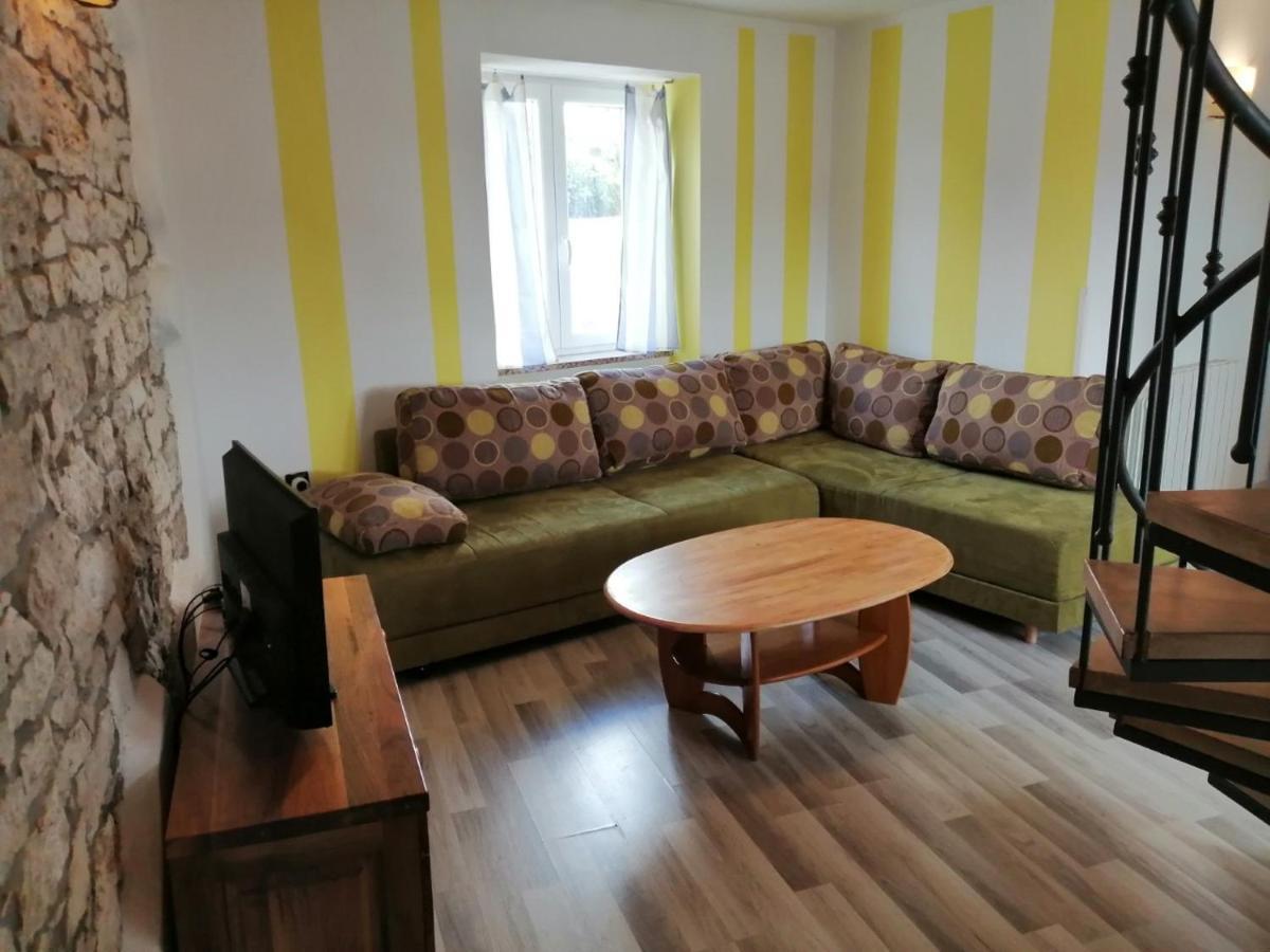 App Isabel Apartment Žminj Екстериор снимка
